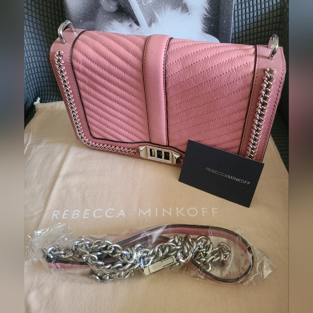 🩷NWOT Rebecca Minkoff Chevron Quilted Love Crossbody COA🩷